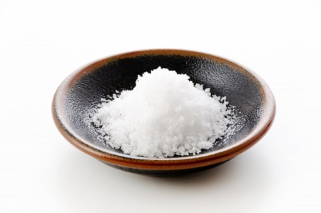 切り株の除去に塩は効果的？その理由と注意点